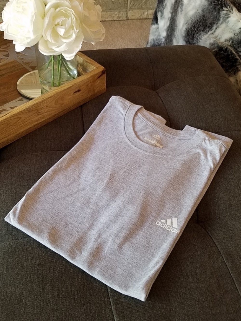 Men’s Adidas Logo Short Sleeve T-shirt Grey NEW with Tags